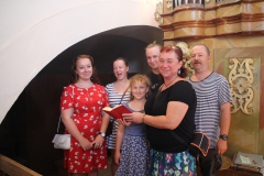 rodina Mádlíkova z Jindřichova doprovázela zpěvem mše sv. v Chlumu v létě 2018